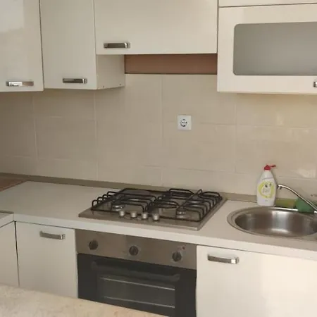 Happy Basset Terrace Apartment *