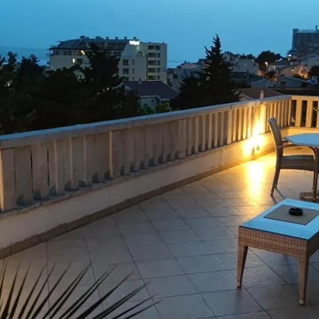 Apartment Happy Basset Terrace *