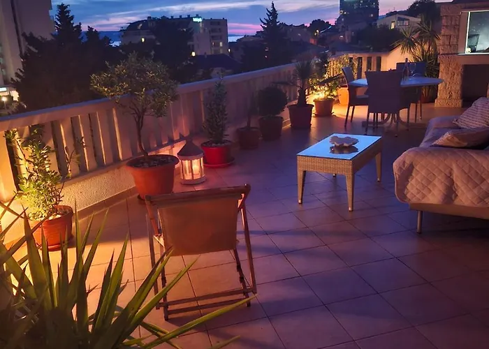 Happy Basset Terrace Apartament *